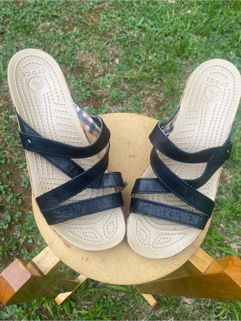 Crocs size 7 black wedge sandal